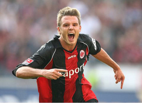 曼联仍处于 曼联仍处于